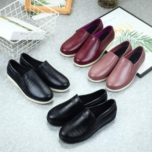 Shallow-mouthed rain shoes, womens low-top flat-soled pea shoes, nurse shoes, anti-skid waterproof boots, rubber shoes