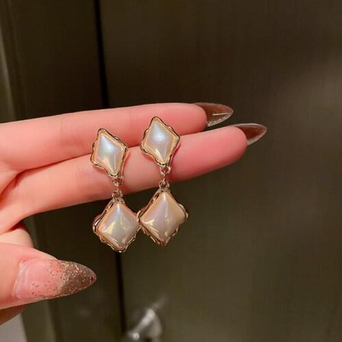 Summer new personality creative moonstone pendant earrings fashion leisure luxury prom earrings for women