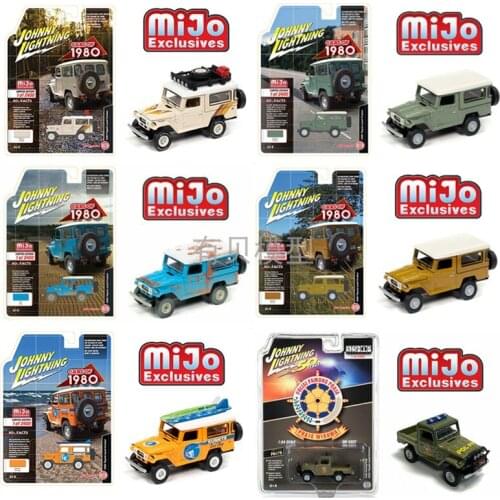 JohnnyLightning 1/64 Toyota Land Cruiser Diecast Collection of Die-casting Simulation Alloy Model Children Toys