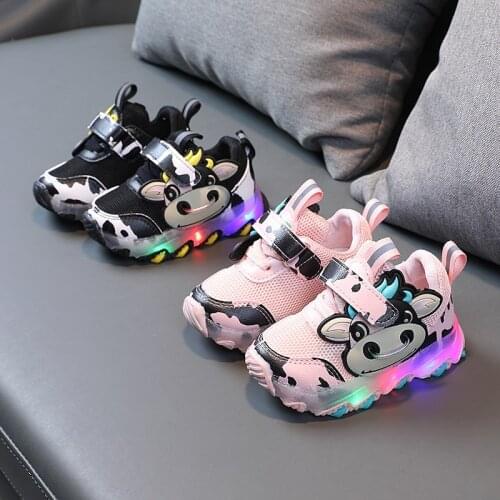 2021 spring black childrens shoes boys LED childrens shoes girls pink running shoes luminous childrens sports shoes