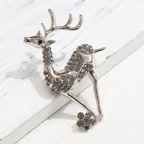 2021 New Retro Black Deer Brooch Simple Wild Animal Pin Accessories Female Sika Deer Badge Commemorative Gift