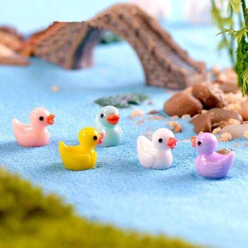 20Pcs Cartoon Resin Simulation Yellow Duck Figurines Moss Miniatures DIY Craft Table Top Decoration Home Craftwork Materials