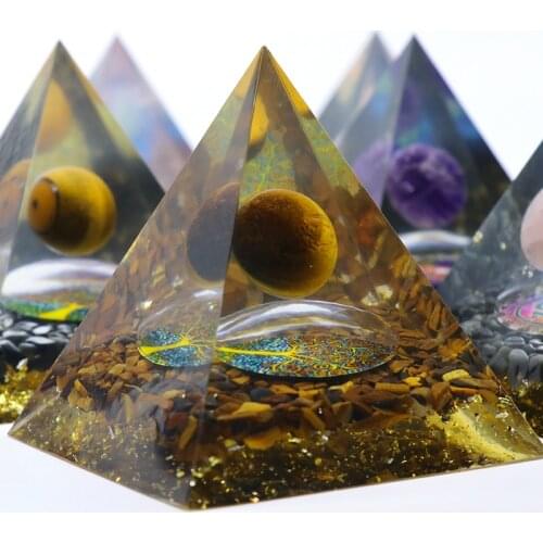 Natural Stone Ornaments Pyramidal Shape Resin Filling Natural Stone Round Beads Small Chip Stone Resin Decoration for Home