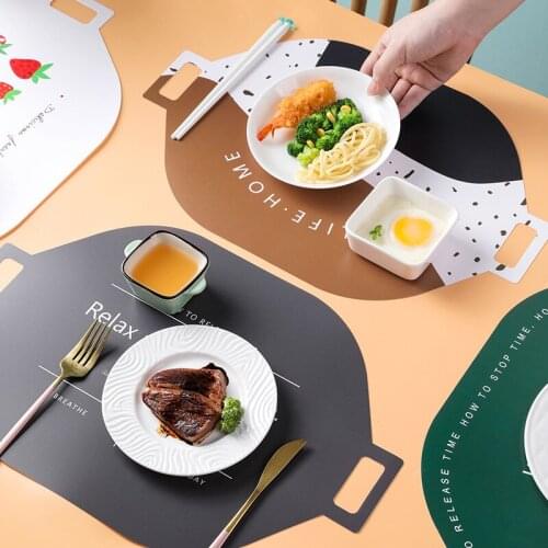 Home Nordic Style Value PP Placemat Dining Table Insulation Pad Simple Heatproof and Easy-to-Clean Western Placemat