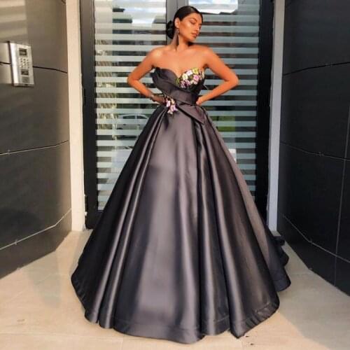 Sweetheart Flowers Appliques Black Prom Dresses 2020 A Line Long Sleeveless Satin Evening Gowns Vestidos De Festa