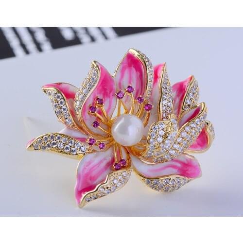 Beautiful Louts Flowers Pink Enamel Pin Vintage Brooches for Women with Pearl Scarf Dress Jewelry Christmas Brooch femme broche