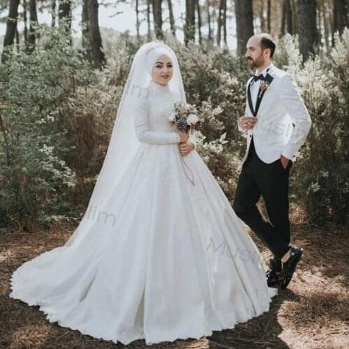 Beautiful Muslim Wedding Dresses 2021 Long Sleeve Lace Forest Country Arabic Wedding Dress Ball Gown Garden Wedding Dress Dubai