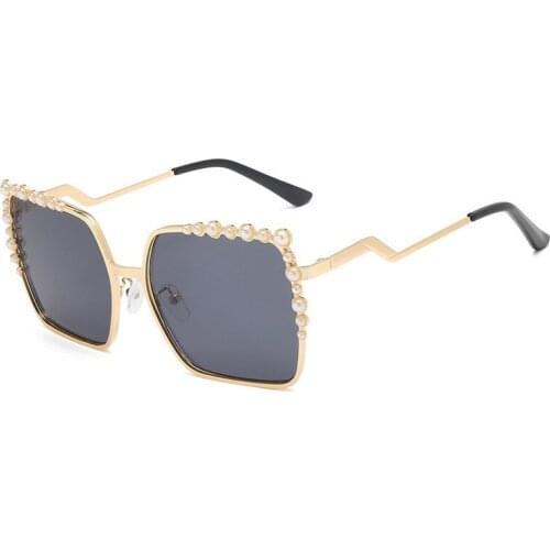 2020 Fashion High Quality Pearl Metal Sunglasses Women Brand Designer Vintage Female party Ladies Sun Glasses Women UV400