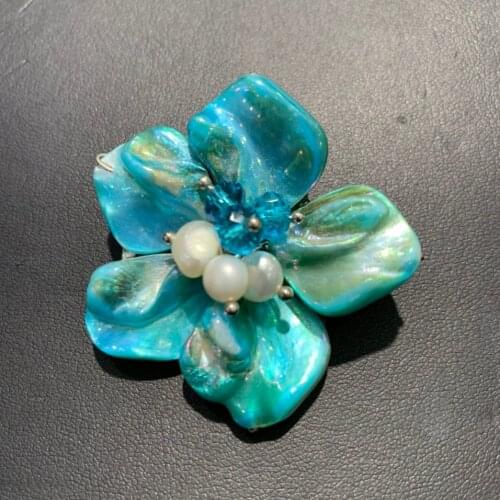Natural shell flower brooch with fresh water pearl and crystal blue color fashion women & girl jewelry handcraft
