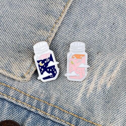 Cartoon Wishing Bottle Brooches Sweet Romantic Pins Shiny Star Moon Cloud Enamel Badge Jewelry Gifts for Friend Couple Best Wish