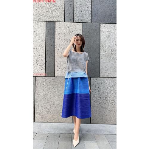 Korean Version of Pleated Skirt Suit Summer Round Neck Short Sleeve Fashion Personality Stitching Contrast Color Skirt Two-piece