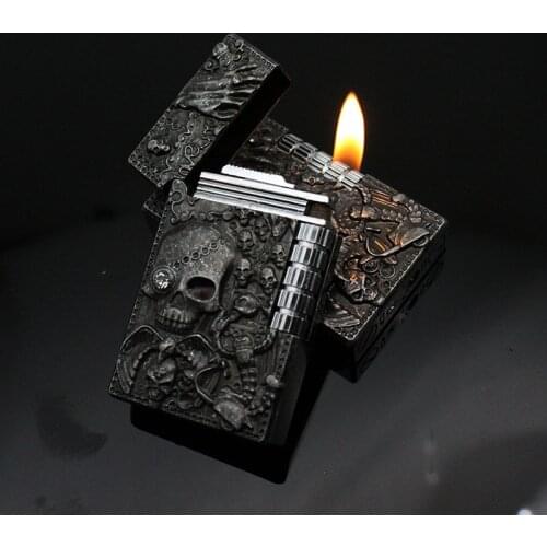Vintage Skeleton Skull Cigarette Lighter Flint Grinding Wheel Inflatable Butane Torch Lighter Smoking Accessories Gadget for Men