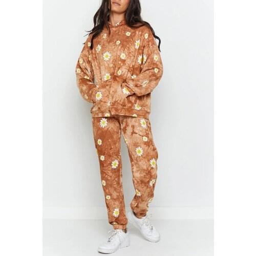 European and American Autumn Winter New Fashion Womens Wear Cap Collar Long Sleeve Wide Loose Trousers Two Suit