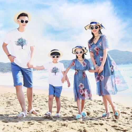 Family Flowers Print Bohemia Beach Dresses Floral Clothes Sets Matching Outfits Father Mother Girls Boys Family Look Girls Boys