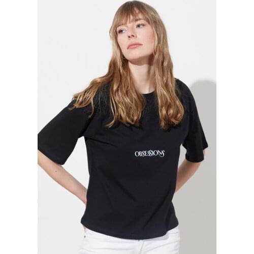 Trendyol Embroidered Loose Knitted T-Shirt TWOSS21TS0481