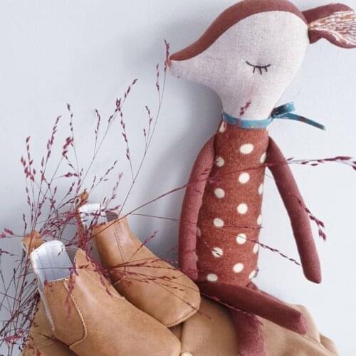 J60B Baby Plush Toy Bedroom Decoration Lovely Cartoon Shaped Baby Bed Sleeping Supplies Durable Cloth Infant Toys