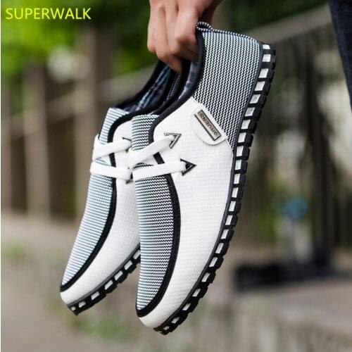 The new mens casual shoes in 2018 are lightweight, breathable and flat bottomed. Free shipping