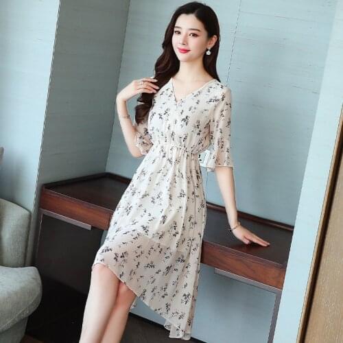 2019 summer new women floral chiffon dress short-sleeved elastic waist V-Neck print Dress