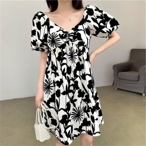 Women Dresses Summer 2021 Vintage V- Neck Floral Print Holiday Dress Short Puff Sleeve A Line Sweet French Mini White Dress
