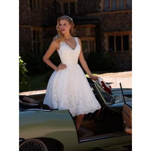 2020 Vintage Design Tea Length Short homecoming Dresses V-Neck Straps Beaded White Lace A-Line Hot Sale Cheap Bridal Gowns