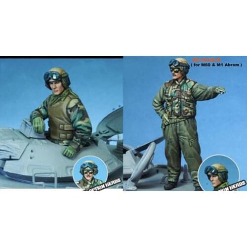 Two resin soldiers 1:35