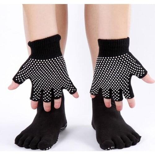 Sports Fitness Gloves Female Slip Half Finger Care Wrist Mens Equipment Training Spinning Bicycle Yoga Exercise G191