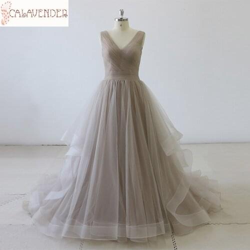 Tulle Grey Wedding Dress Ball Gown Pleated V Neckline vestido de noiva simples with Brush Train Wedding Gowns