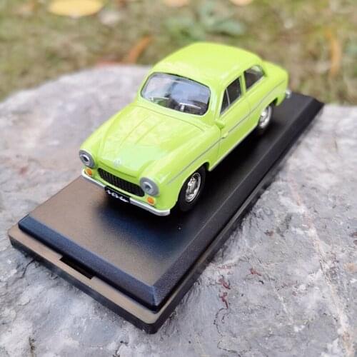 Diecast 1:43 Scale Alloy Model Car Simulation Soviet Classic Car Static Display Adult Collection Color Box Toys for Boys