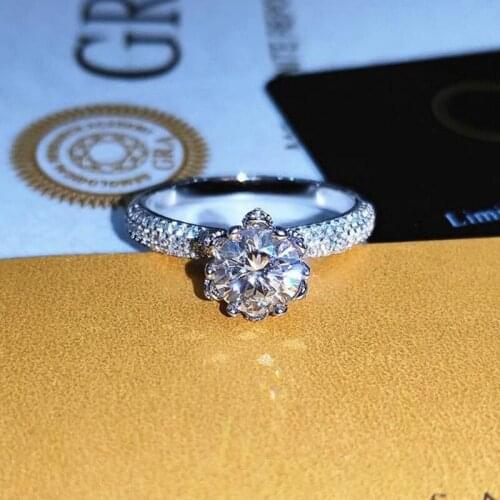 The new ice queen 1 carat imitation diamond petal micro inlaid zircon white gold wedding ring
