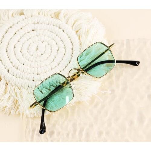 I seek love Women's Sunglasses Mirrored