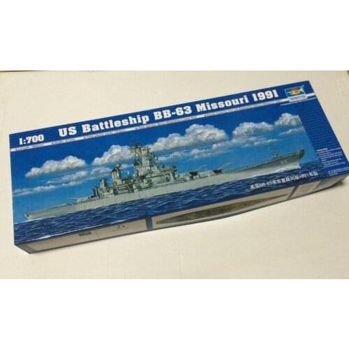 Trumpeter 05705 1/700 US Battleship BB-63 Missouri 1991