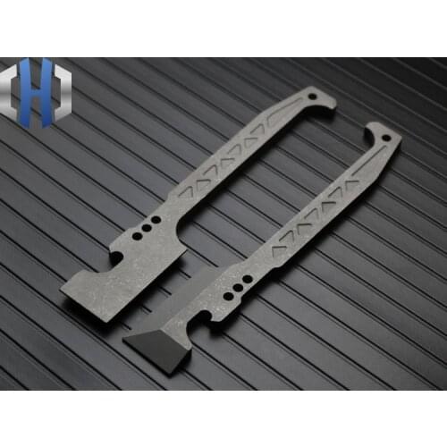 EDC Portable Portable Outdoor Multi-function Titanium Alloy Keychain Tool Bottle Opener Crowbar