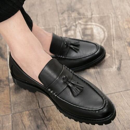Men Shoes fashion breathable Leather Shoes Casual Breathable Sneakers Loafers tassel mocassins wedding party shoes L4