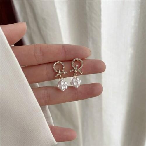 For women who don't have piercings in 2021, new studs