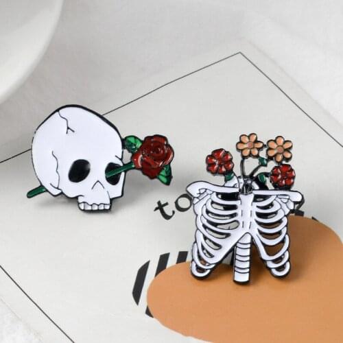 2019 Creative Skeleton Rose Flower Alloy Enamel Brooch Lapel pin Shirt bag Collar Halloween Jewelry Gift for Women Accessories