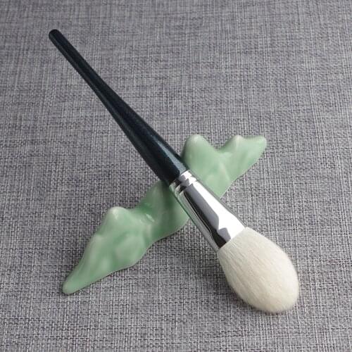 A02 Professional Handmade Make Up Brush Large Flat Round Face Powder Blush Brush Soft Saikoho Goat Hair Makeup Brushes