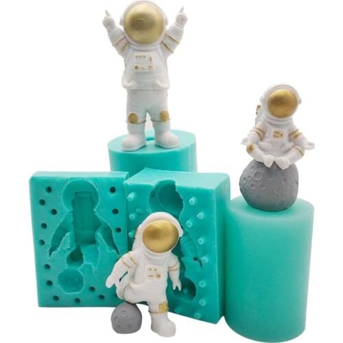 Cartoon 3D astronaut Cake silicone mold resin handicrafts DIY gutta percha plaster mold home decoration mold Candle mold