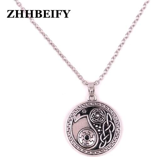 Drop shipping Raven Pendant Morrigan Crow Raven Yin Yang amulet Necklace Packaged in a black velvet