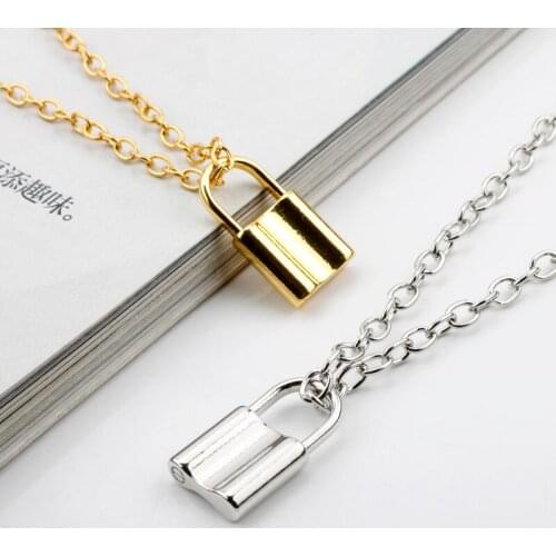 New hot sale Gold Clavicle Necklace Lock Shape Metal Pendant Necklaces Trendy Simple Metal Necklace Sweater Chain For Women/Men