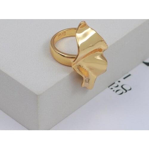 Cold wind metal photosensitive surface geometric folds shape fashion simple ring ring gift girl