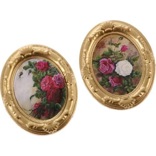 2 pieces Retro Dolls House Metal Photo Frames 1/12 DollHouse Miniature Decoration