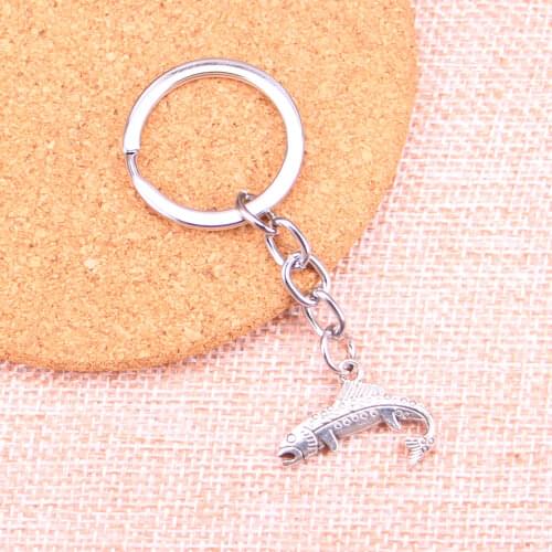 20pcs eel fish Keychain 24*18mm Pendants Car Key Chain Ring Holder Keyring Souvenir Jewelry Gift