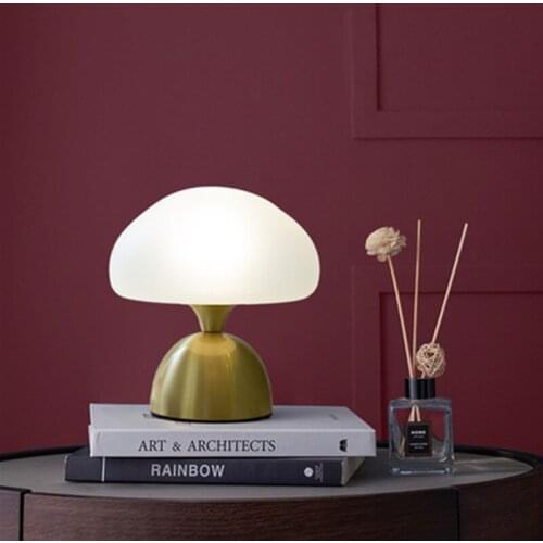 Minimalist Postmodern Light Bedroom Study Table Light Nordic Creative Children Copper Glass Jellyfish Table Lamps Nightlight