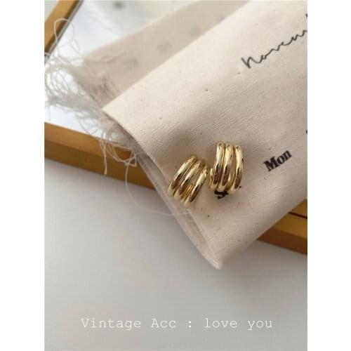 Korean Retro C Geometric Earrings European And American Metal Wind Commuting Temperament Cold Wind Ear Ornaments