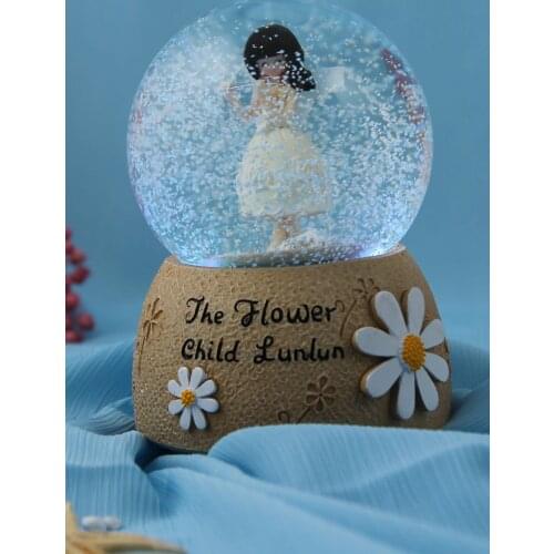 Daisy Themed Musical Illuminated Snow Globe Light Up Music Box Good Glass Night Light Gift Crystal Sphere Snow Ball Home Decor