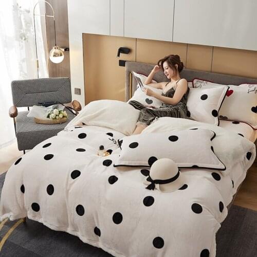 Home Textiles Black Dots Winter Quilt Cover Soft Warm Lamb Cashmere Falier Duvet Cover Fleece Pillowcase Bedding Cover No Sheet