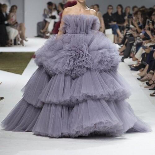 Chic Gray Lush Tiered Tulle Evening Dresses 2021 Trendy Ruched Ruffles Puffy Ball Gowns New Prom Gowns Off The Shoulder