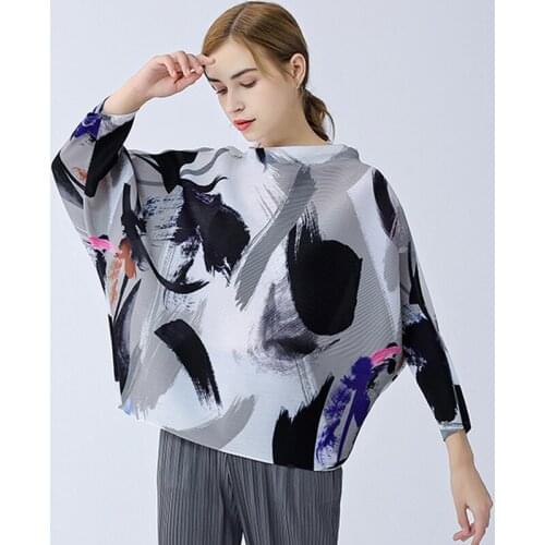 Miyake pleated bat sleeve printed woman top 21 spring and autumn new floral round neck Tees slim loose plus size ruched T-shirts