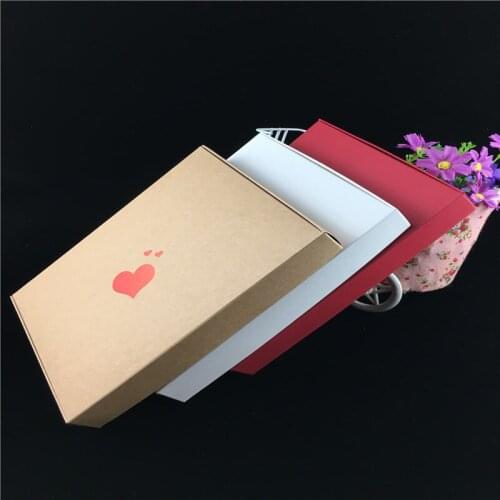 20Pcs/Lot 20x15x2.5cm Paper Kraft Boxes Pack Container Printed Red Lettering Heart For New Year Party Handmade Candy Cake Gift