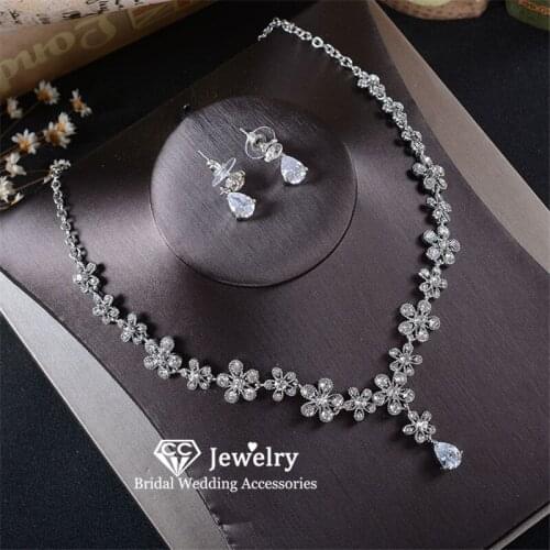 CC Wedding Bride Jewelry Set Necklace Drop Earrings Party Chain Flower Shape Crystal Pendant Lady Fashion Jewelry Charms KC31